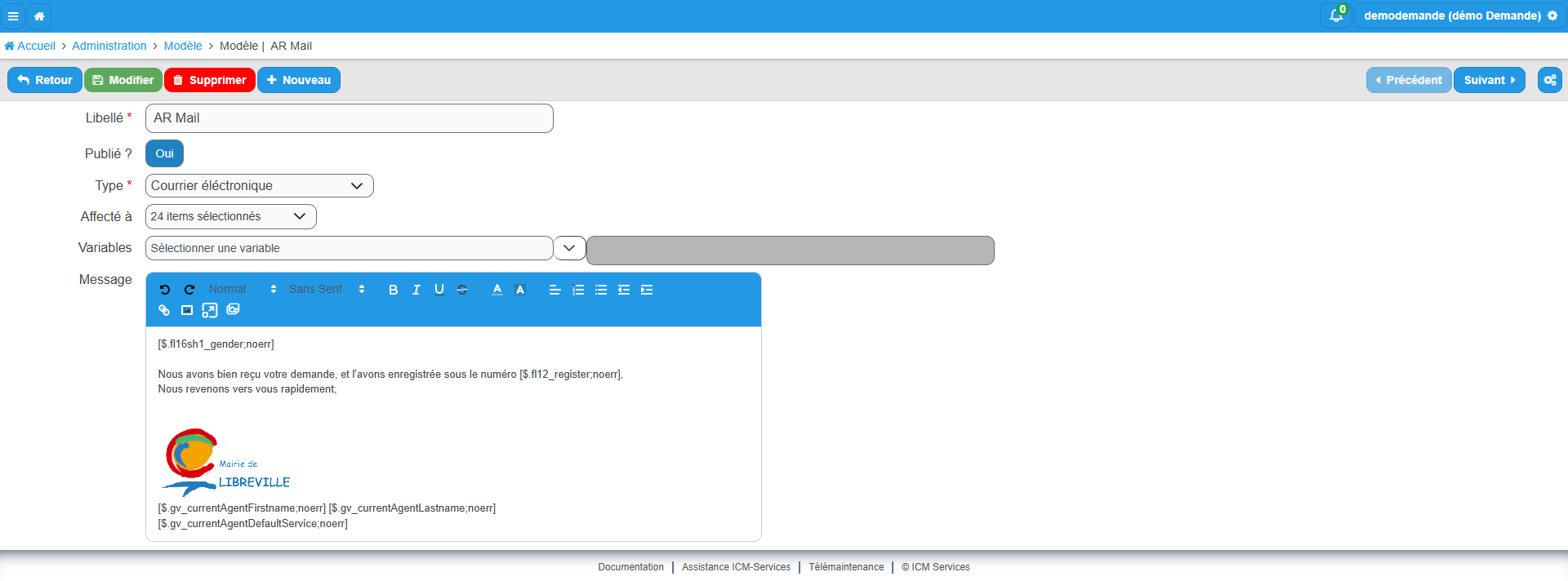 Fiche du modèle AR Mail de type Courrier électronique, avec les champs Libellé, Publié, Type, Affecté à, Variables et Message contenant des balises de variables