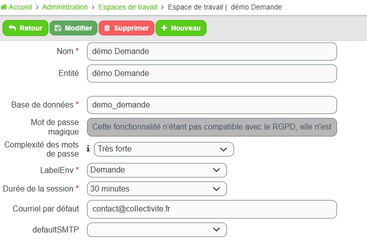 Fiche de l'espace de travail avec les champs Courriel par défaut et defaultSMTP